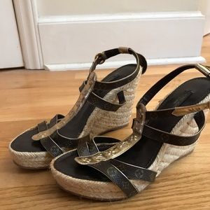 LV espradrill, strappy , buckle closure